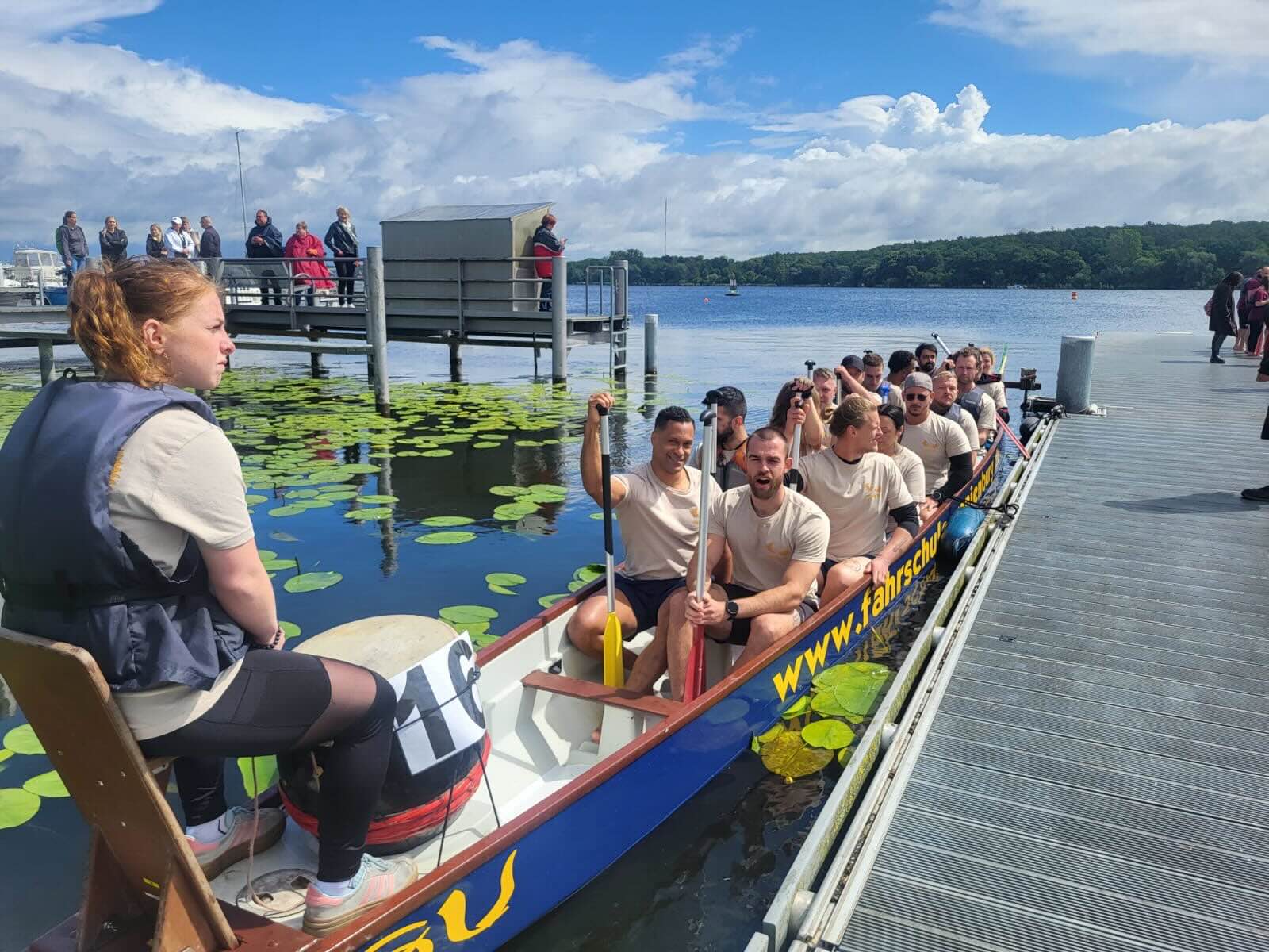 Lotsen im Drachenboot